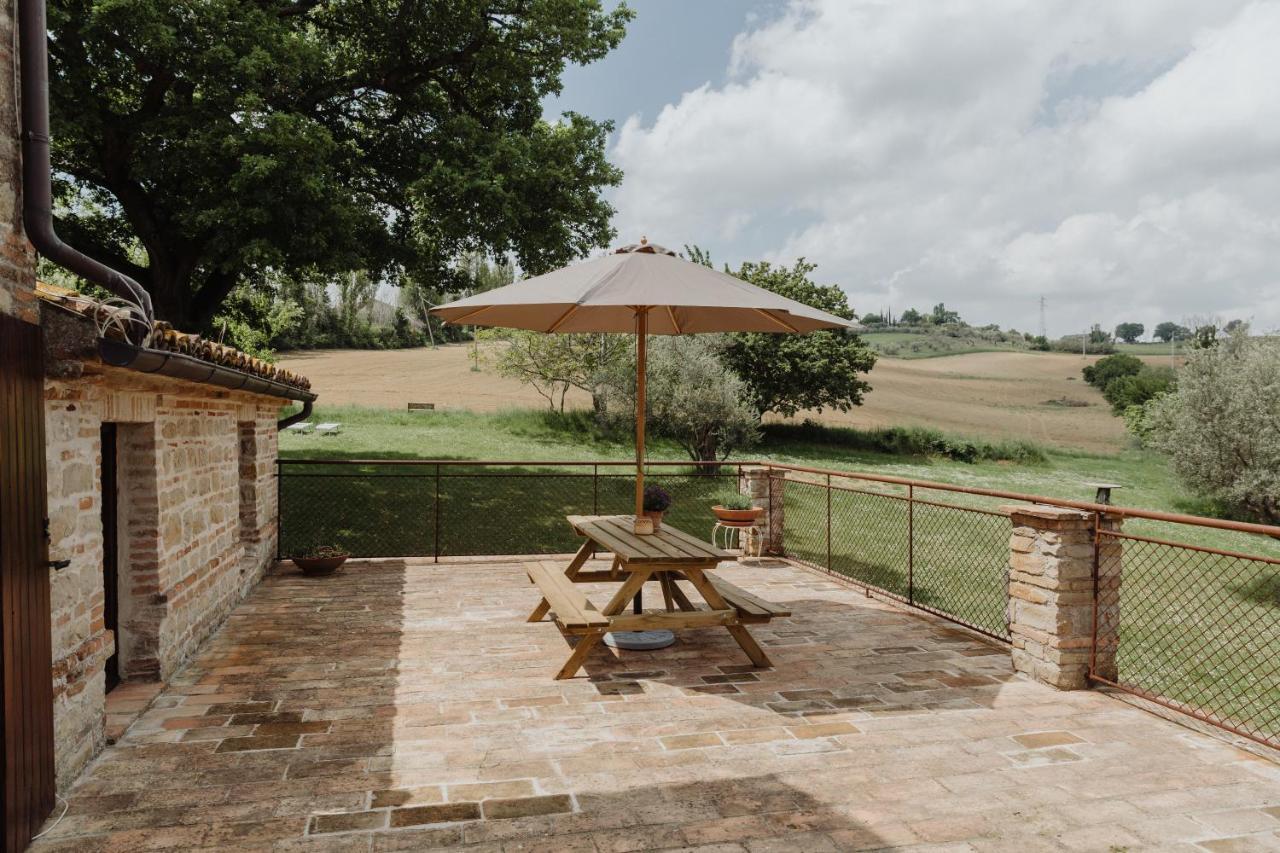 Agriturismo Qui Voglio Monte Roberto Extérieur photo