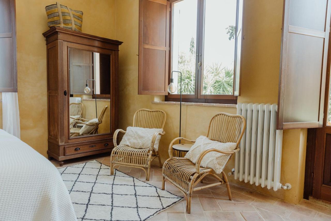 Agriturismo Qui Voglio Monte Roberto Extérieur photo